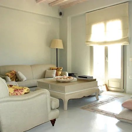 Dianthe * Mykonos Town